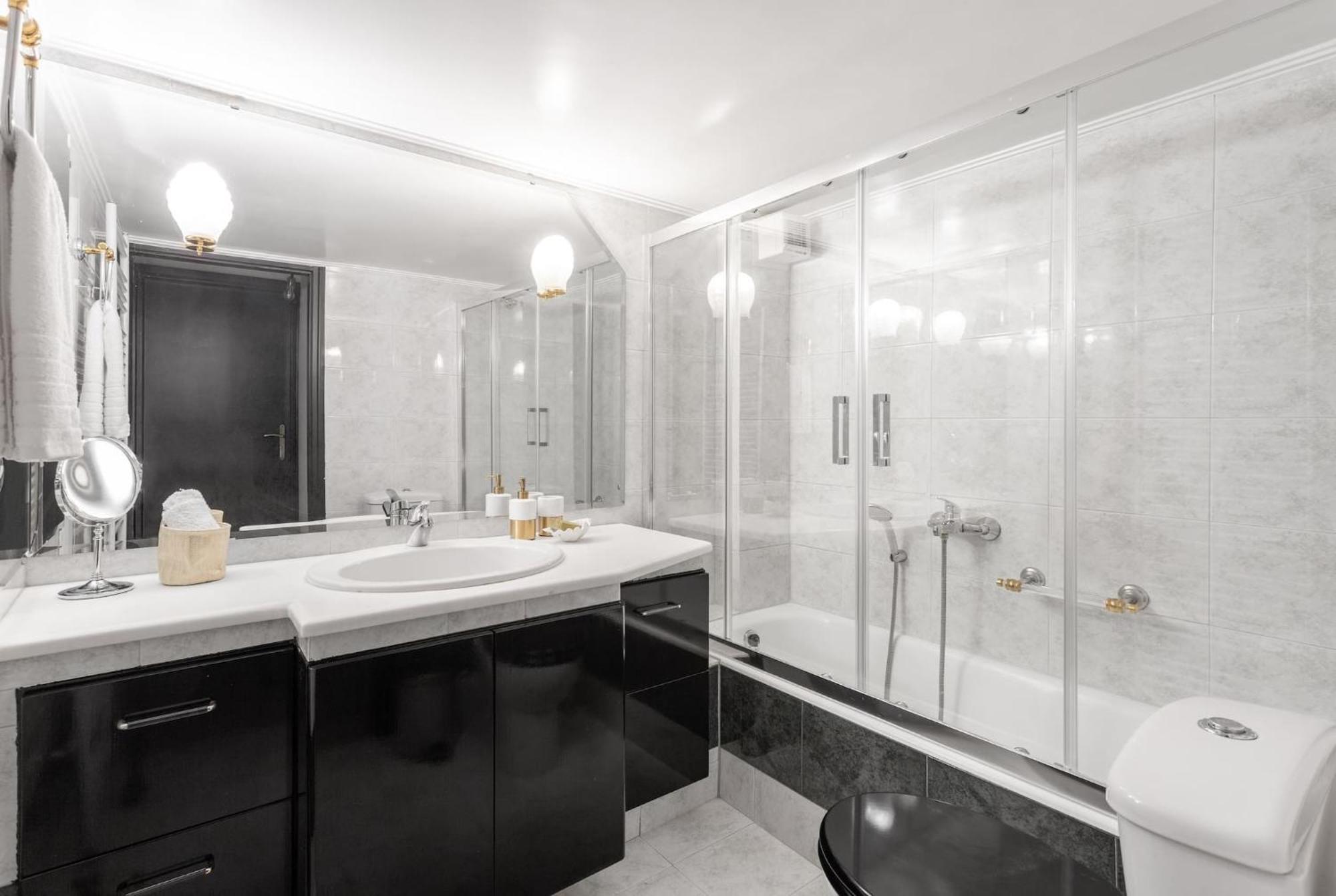 Fresh Detailed Stylish At Acropolis Appartement *