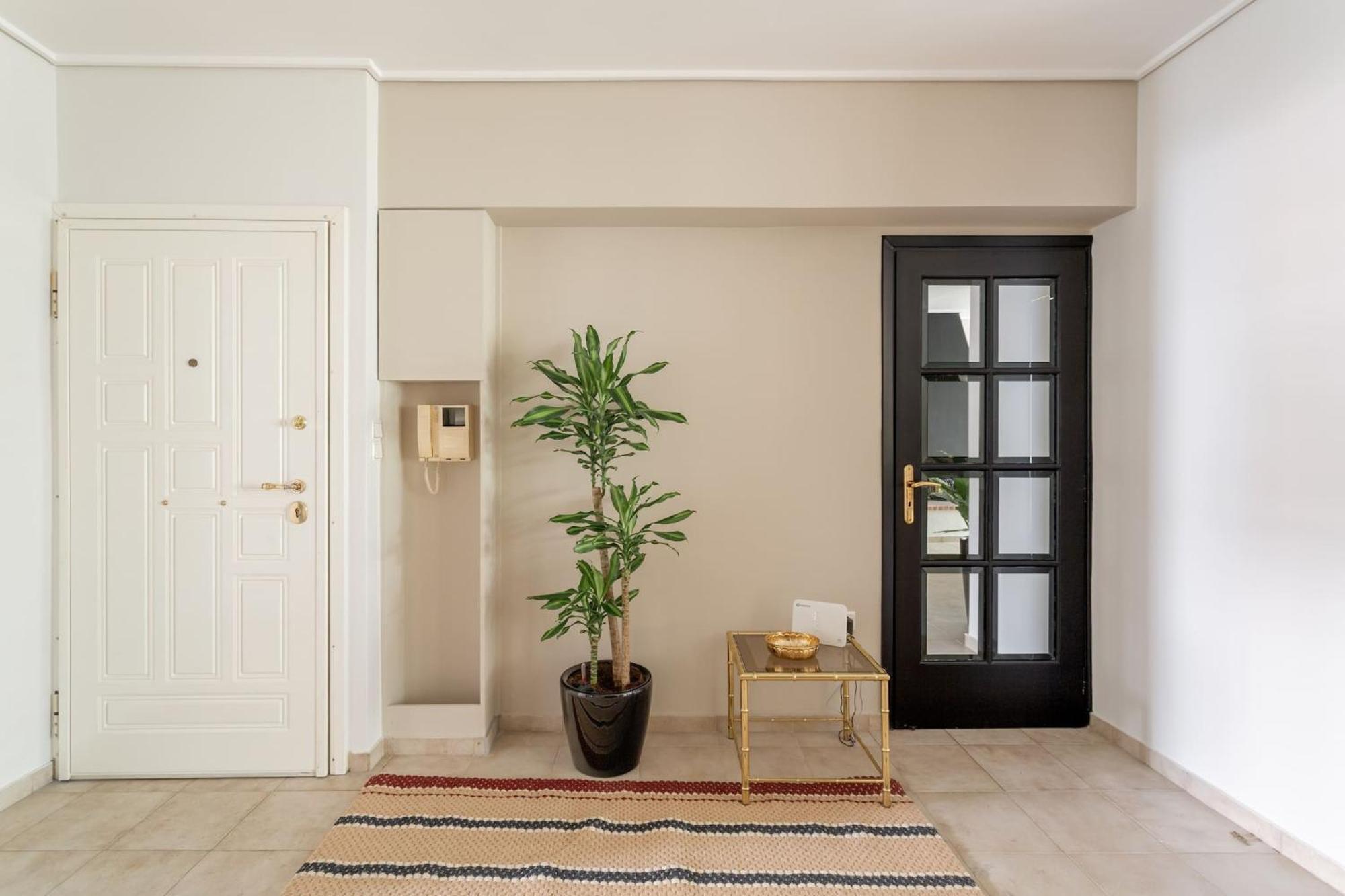 Fresh Detailed Stylish At Acropolis Appartement *