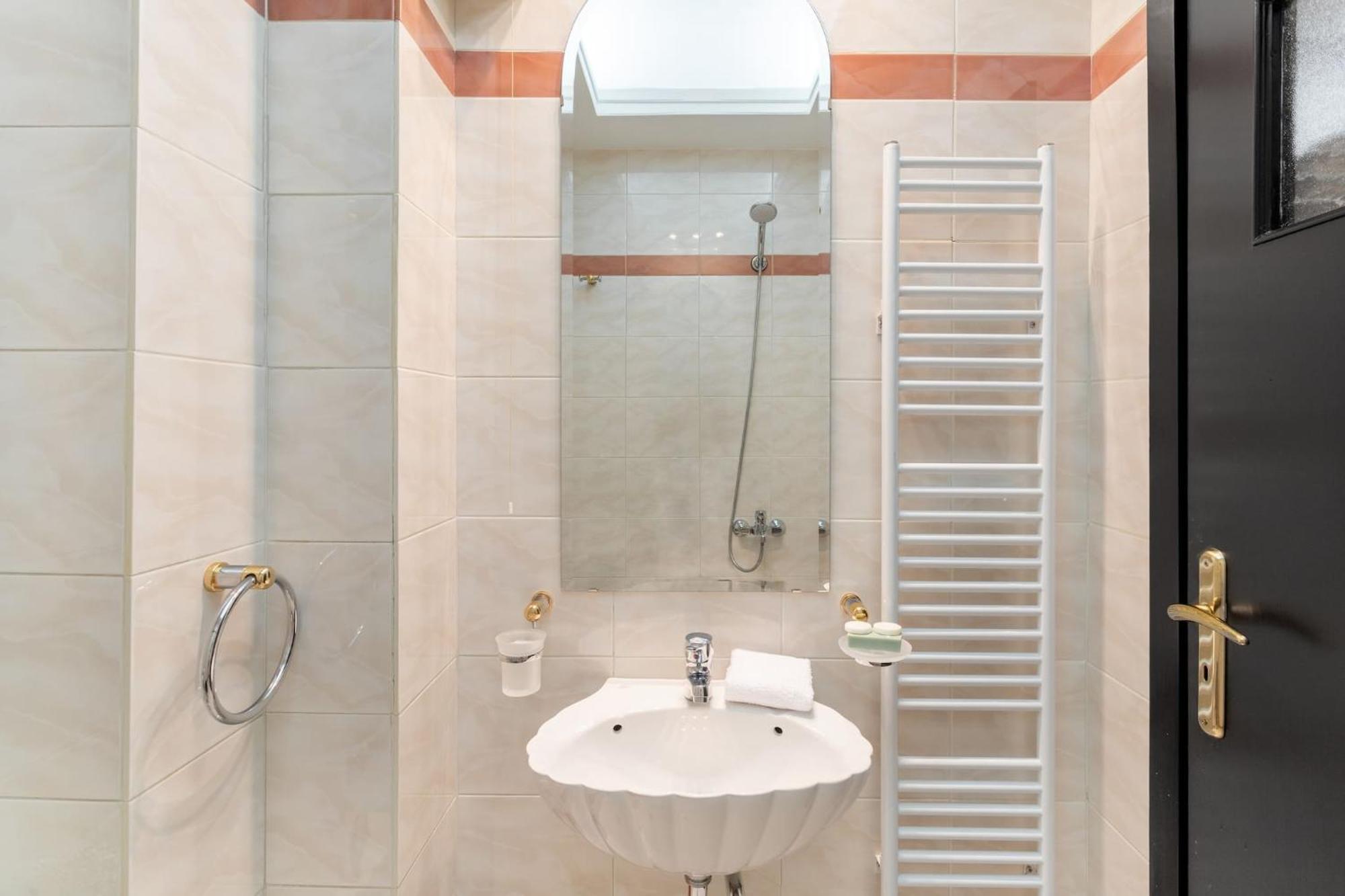 Fresh Detailed Stylish At Acropolis * Athènes